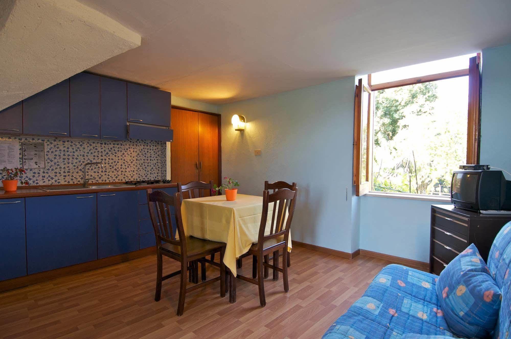 Freedom Holiday Residence Massa Lubrense Pokoj fotografie